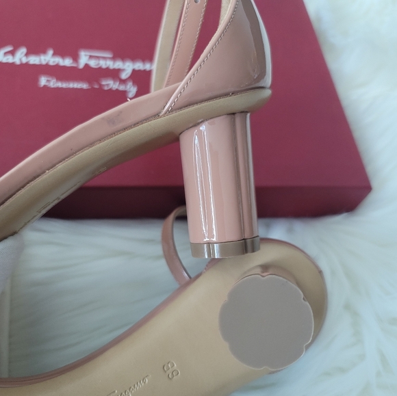 NEW Salvatore Ferragamo Tursi Heels Sz 6 - Picture 10 of 16
